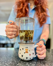 Load image into Gallery viewer, Bottom Dispensing Loose Tea Infuser 16.9 oz
