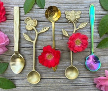 Load image into Gallery viewer, Bumblebee &amp; Wildflower Teaspoons
